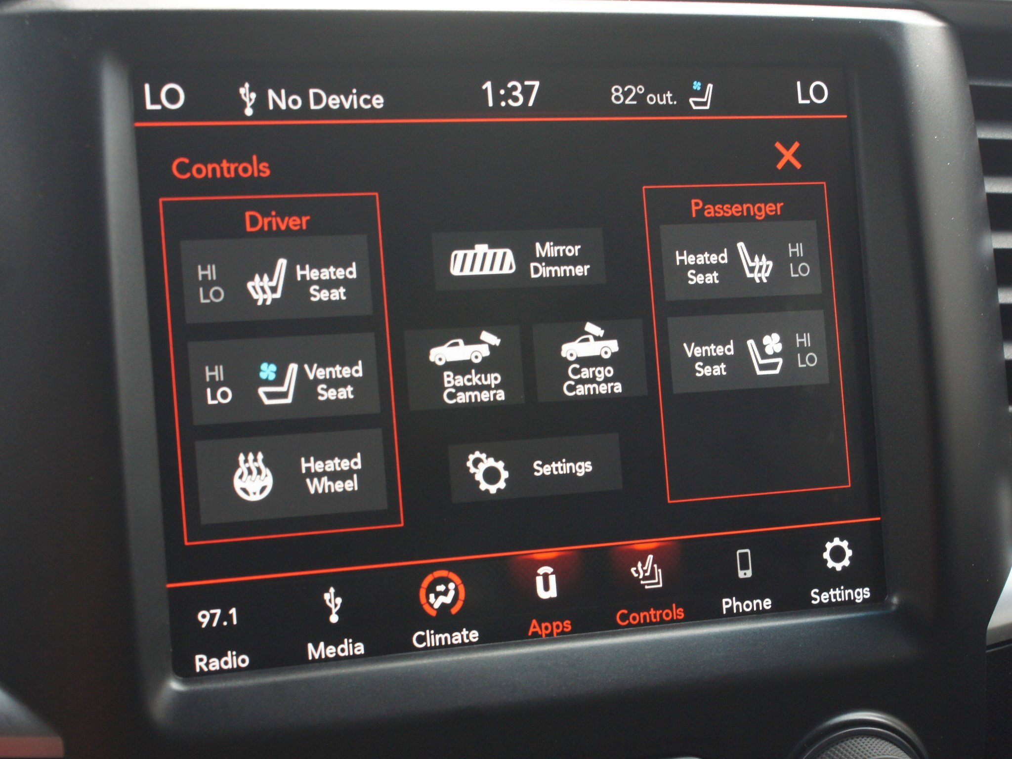 Used 2018 RAM 2500 Power Wagon w/ Leather & Luxury Group image 7