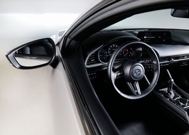 Used 2024 MAZDA MAZDA3 Hatchback w/Premium Plus Pkg image 24