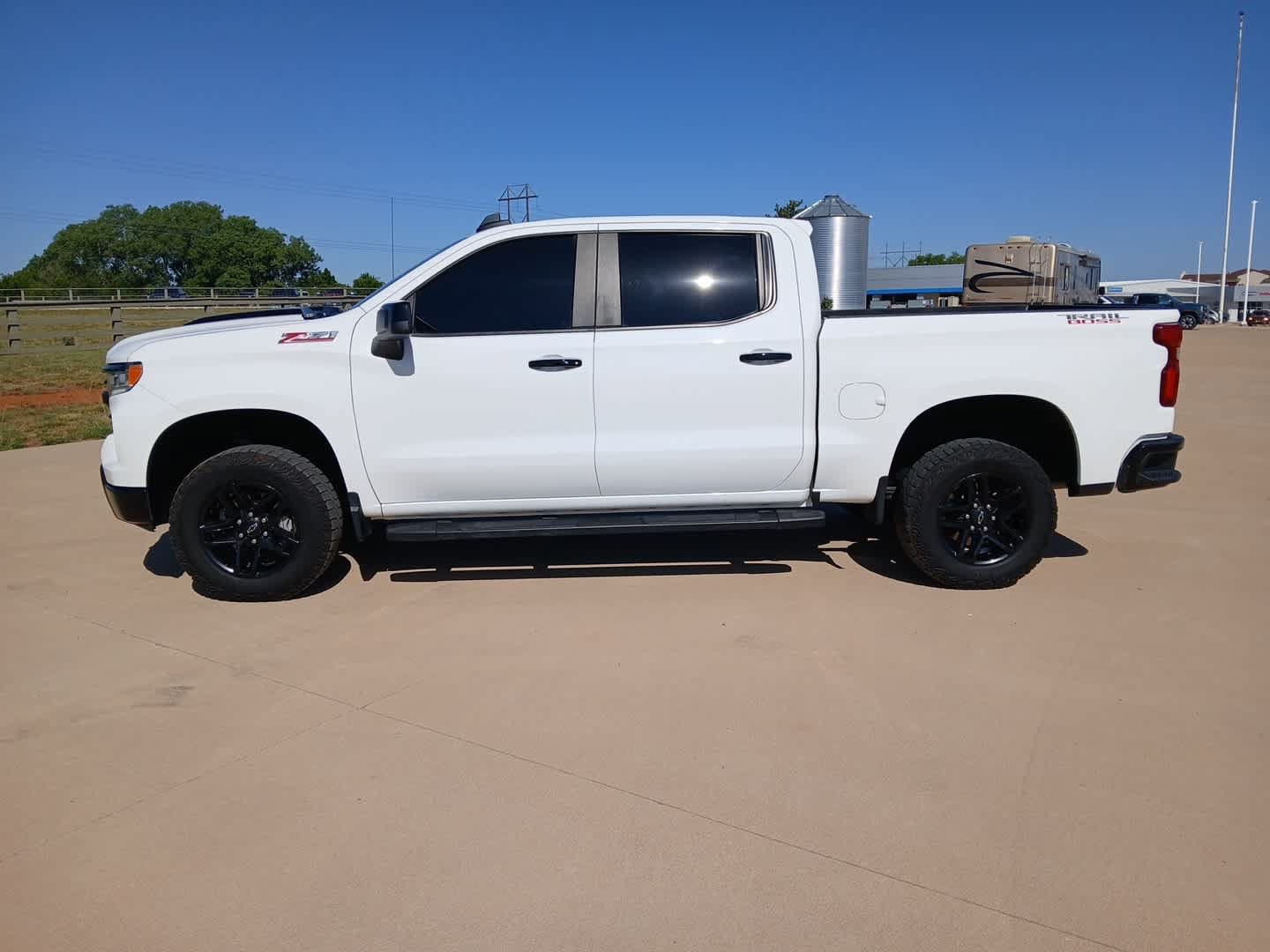 Used 2023 Chevrolet Silverado 1500 LT Trail Boss w/ Protection Package AWD/4WD image 2