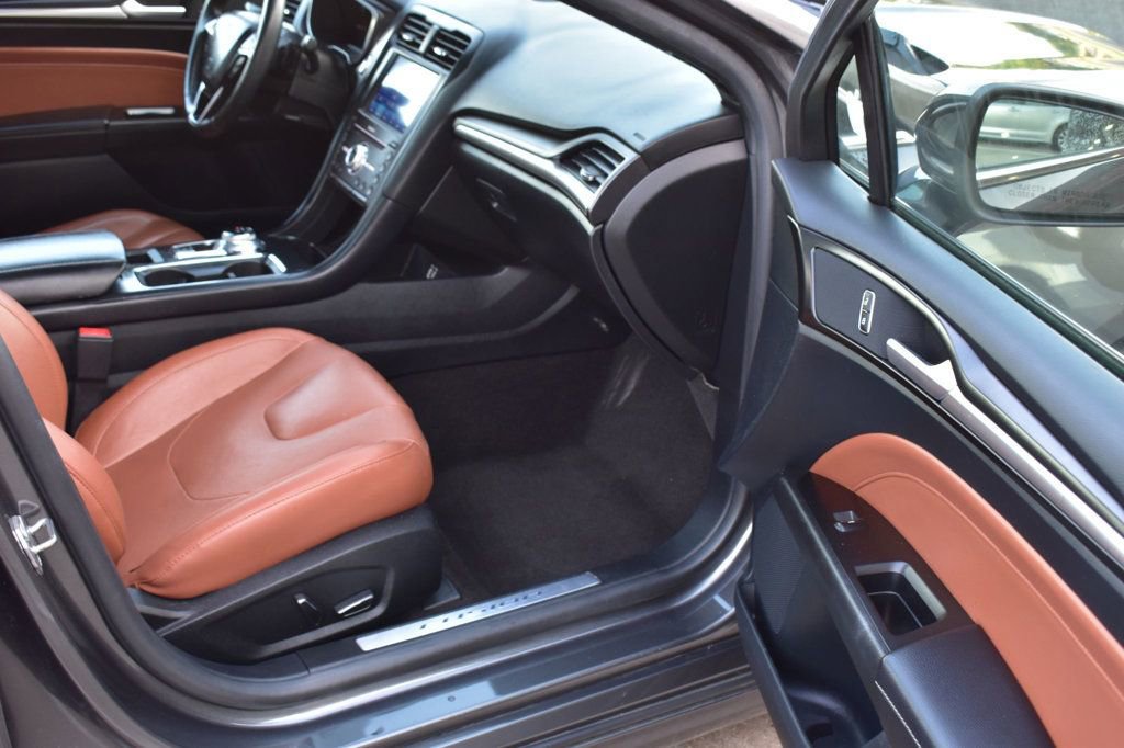Used 2020 Ford Fusion Titanium image 19