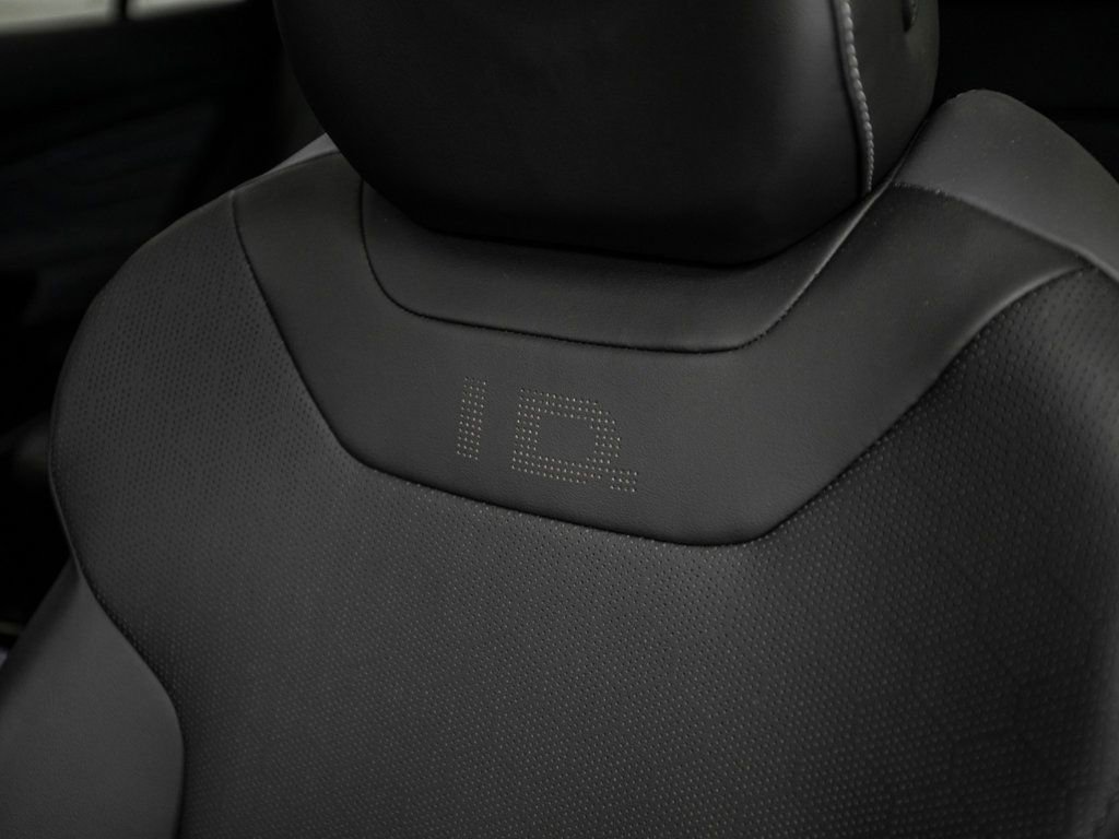 Used 2023 Volkswagen ID.4 Pro S Plus image 22