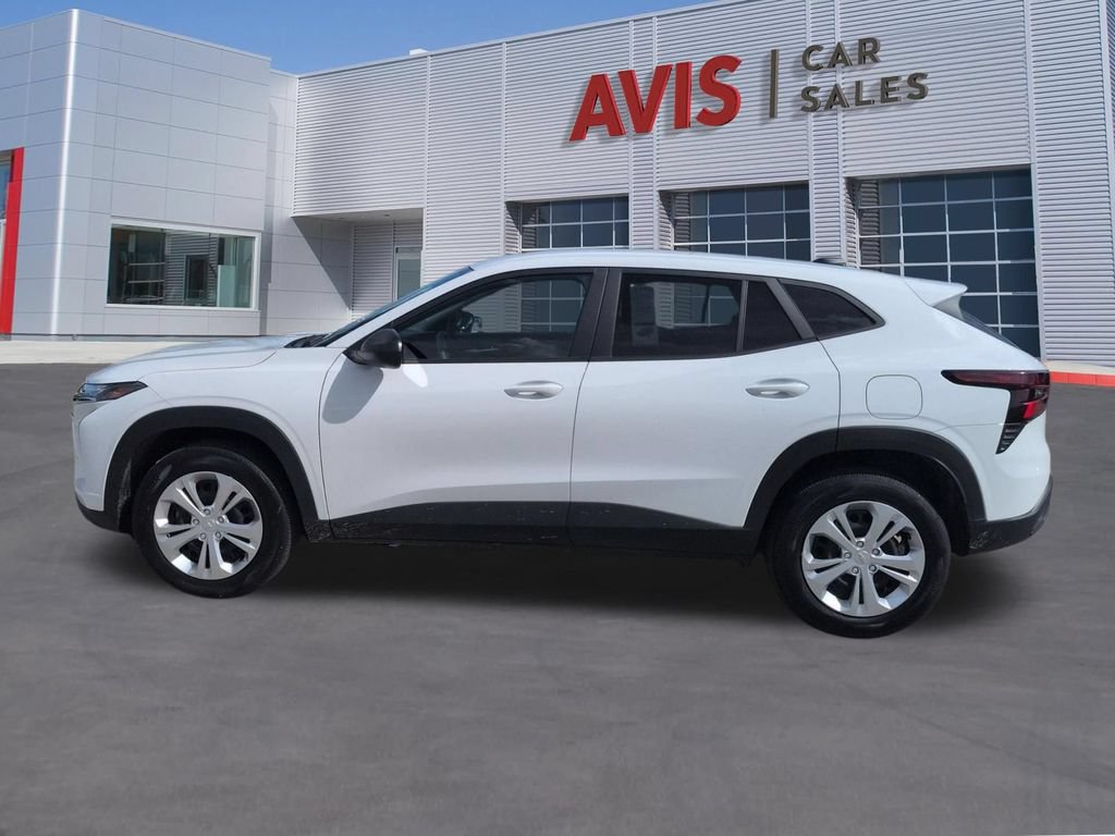 Used 2025 Chevrolet Trax LS FWD image 10