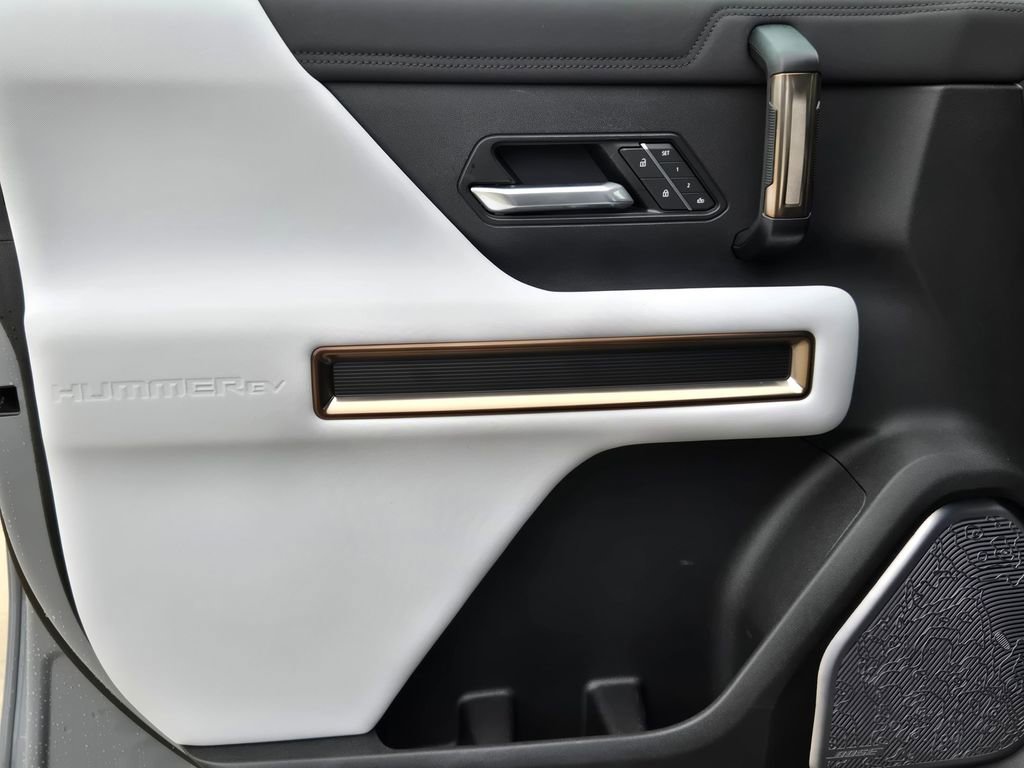 Used 2025 GMC Hummer EV 3X image 25