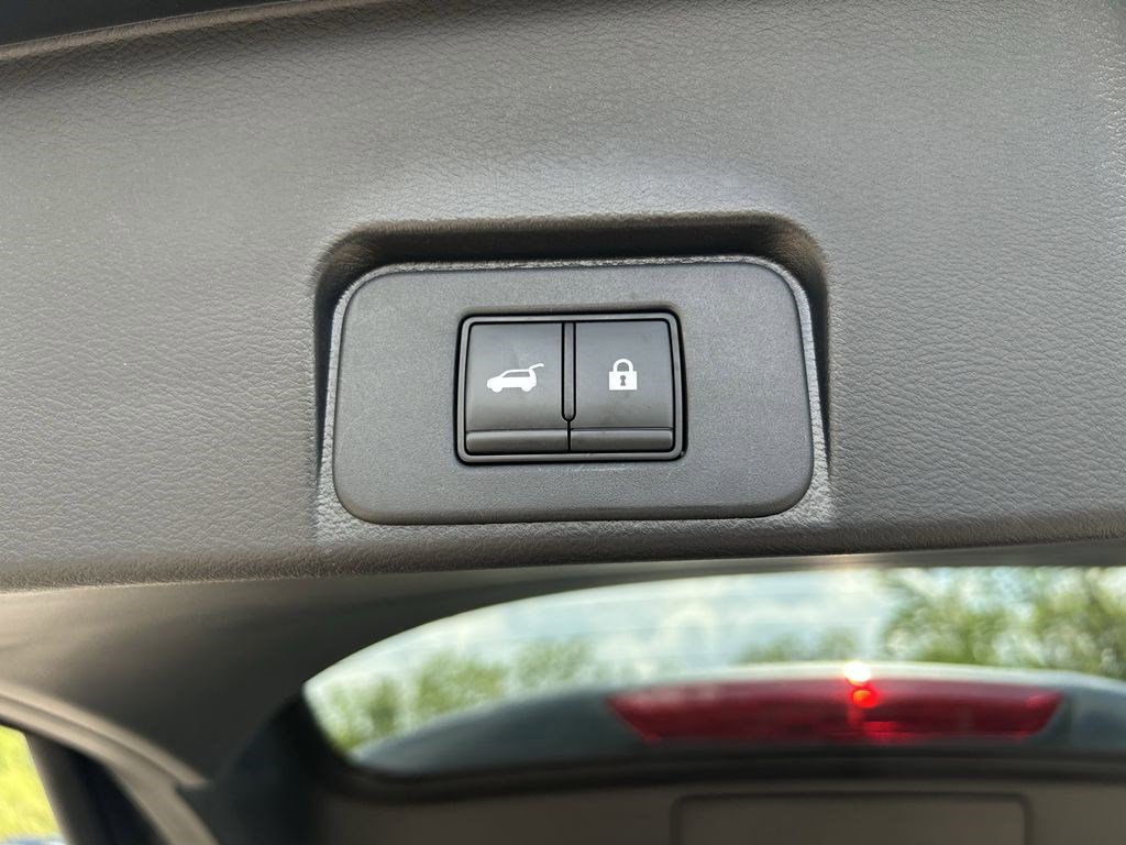 Used 2023 Nissan Rogue SL AWD/4WD image 28