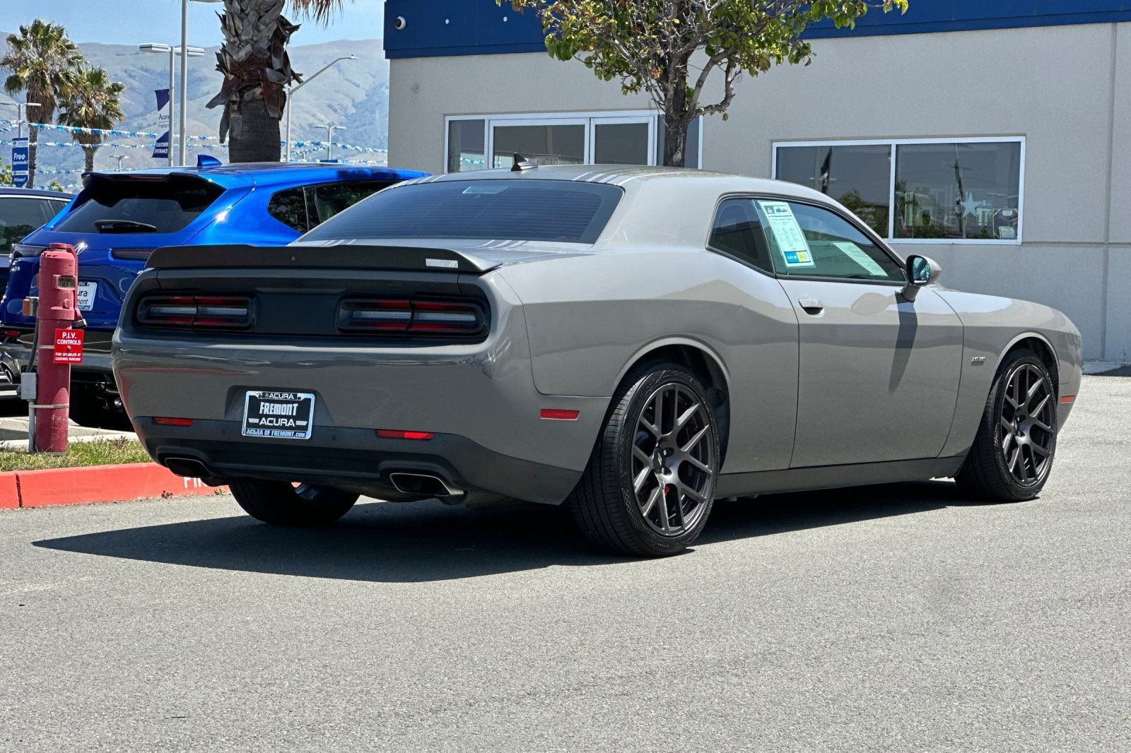 Used 2018 Dodge Challenger R/T RWD image 4