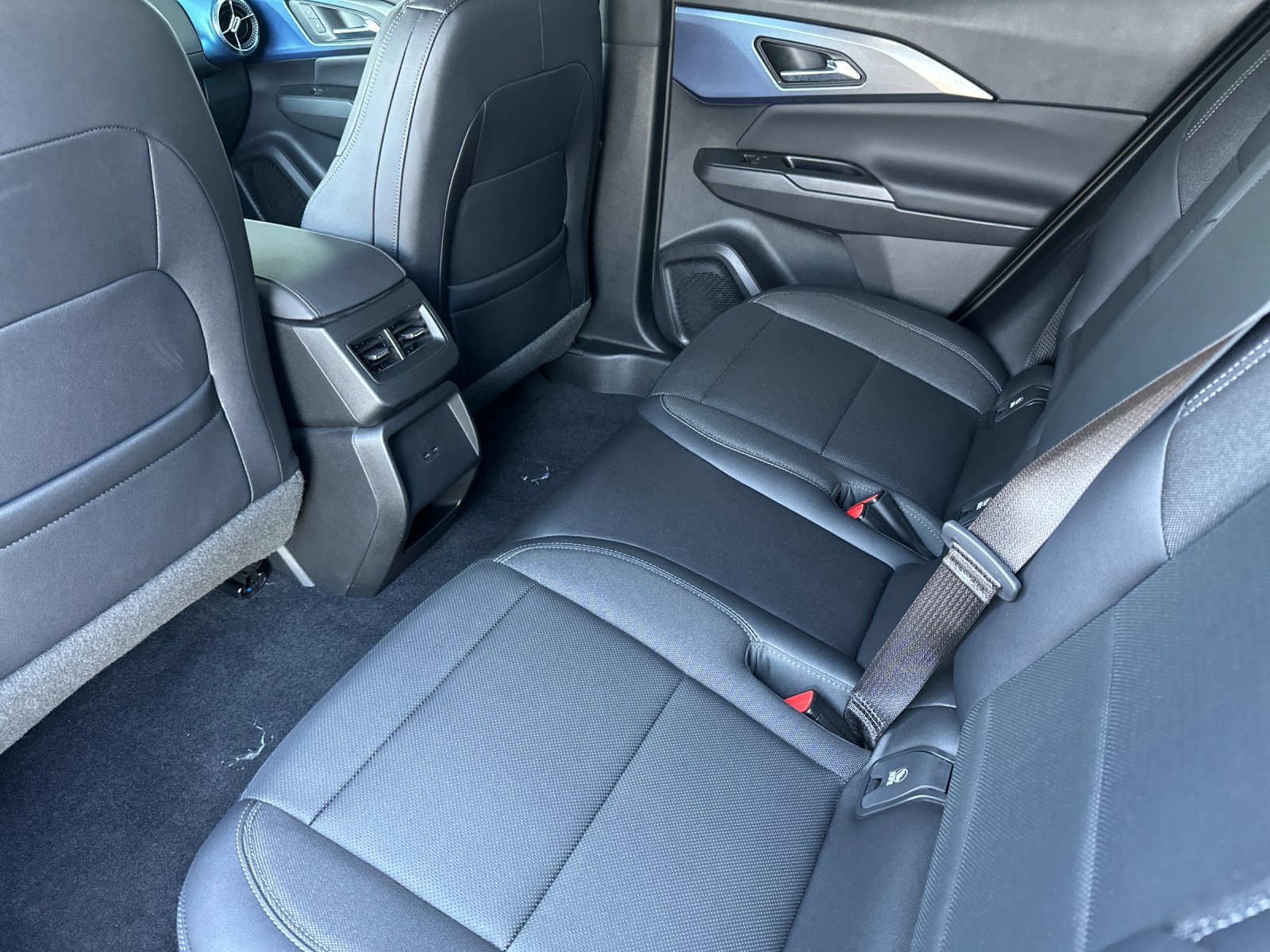 Used 2024 Chevrolet Equinox EV LT FWD image 12