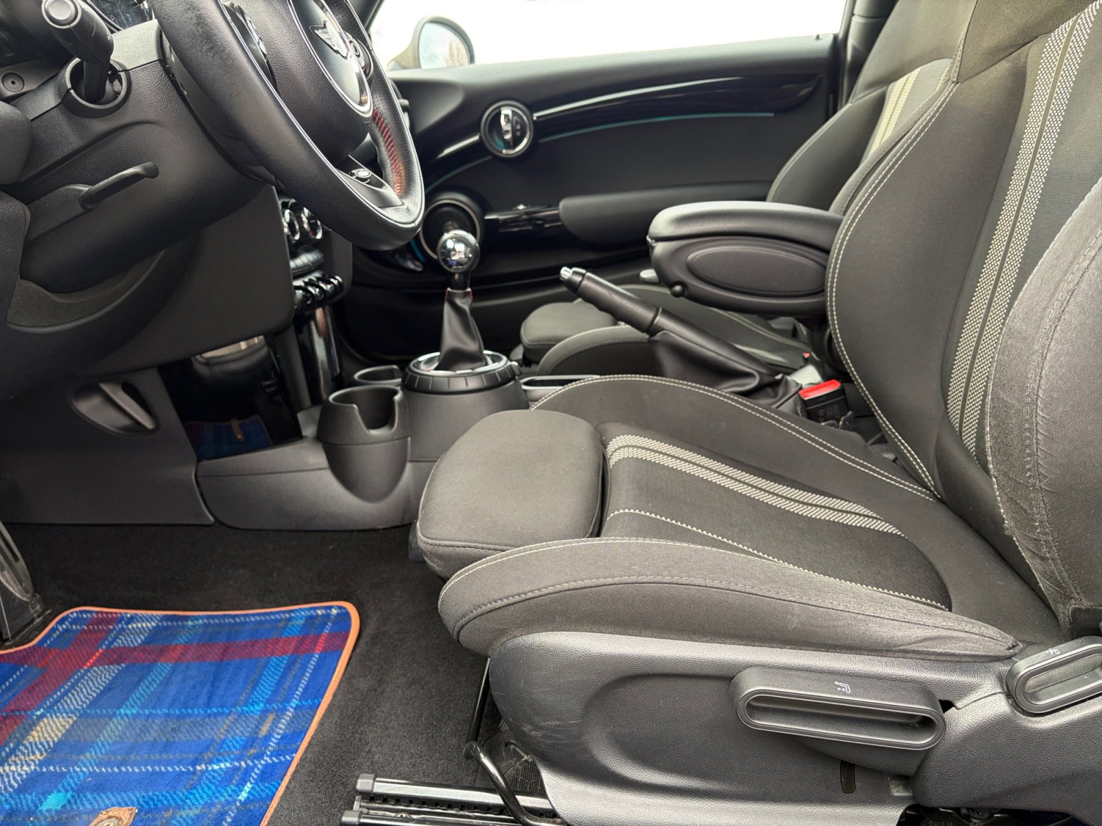 Used 2015 MINI Cooper 2-Door Hardtop image 13