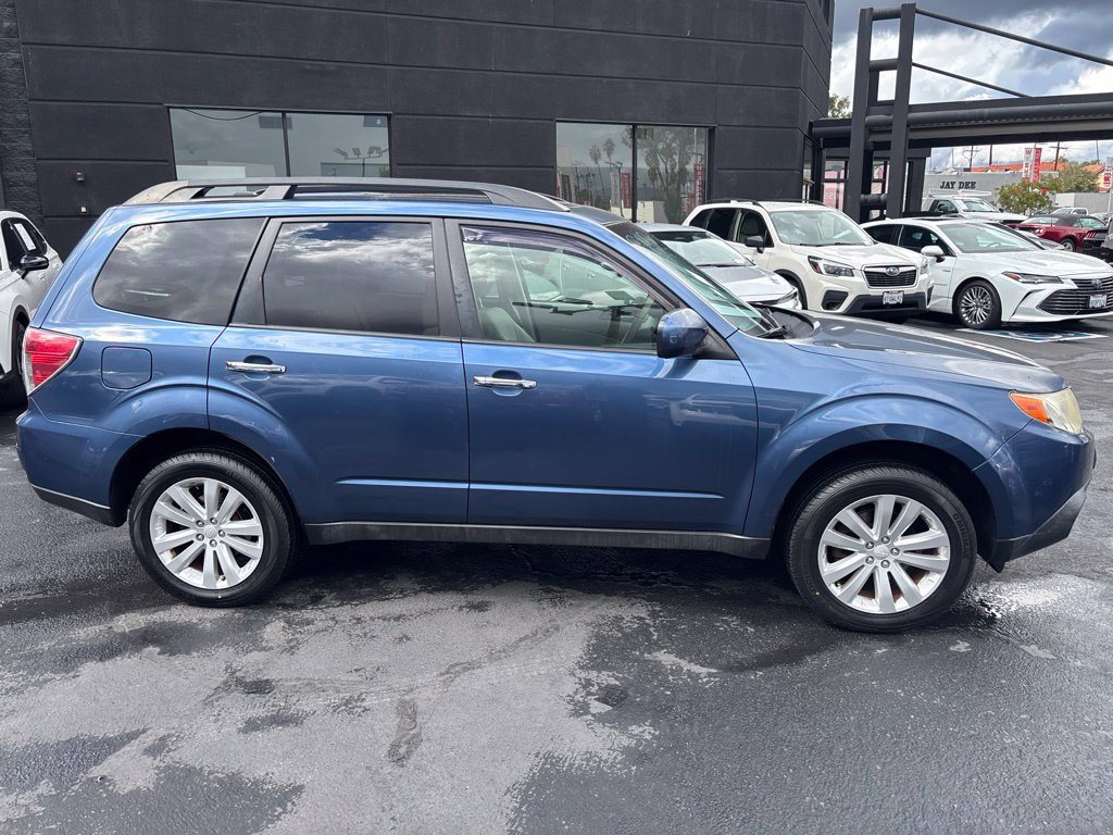 Used 2013 Subaru Forester 2.5X Premium w/ All-Weather Pkg AWD/4WD image 3