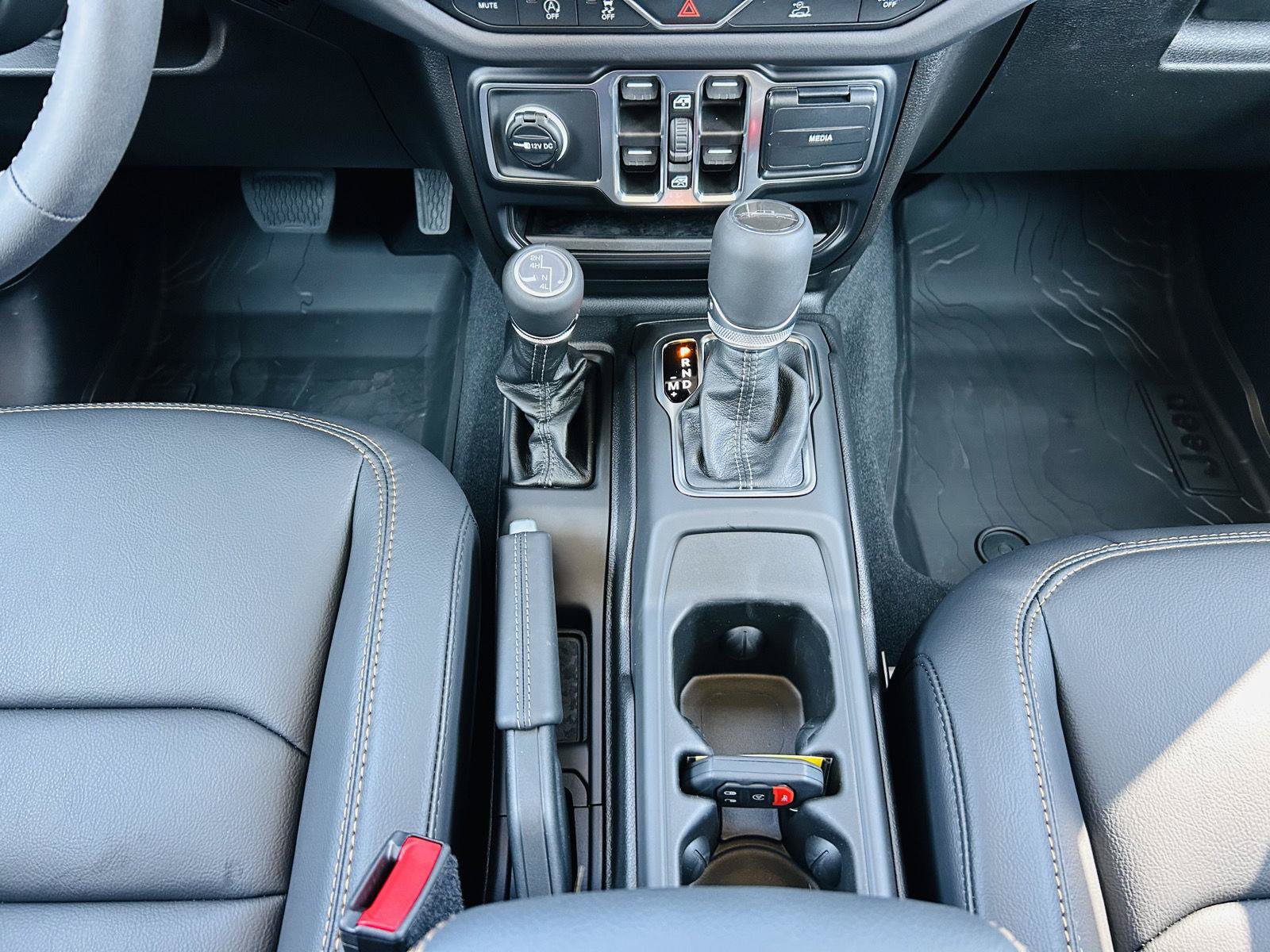 New 2026 Jeep Gladiator Sport AWD/4WD image 21