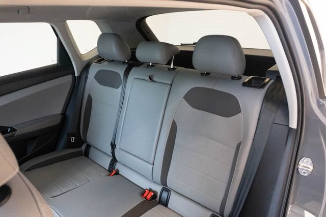 Used 2023 Volkswagen Taos SE w/ Panoramic Sunroof Package FWD image 18
