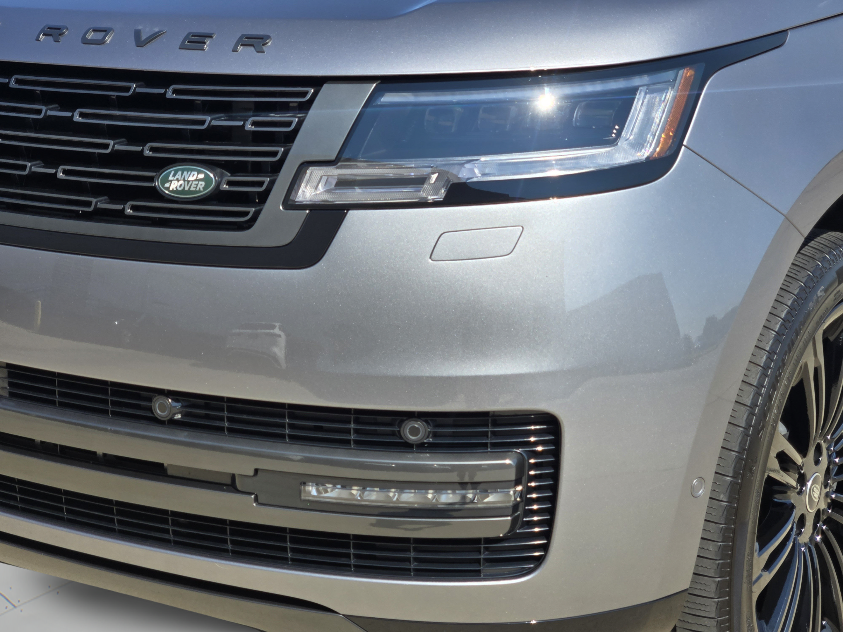Certified 2025 Land Rover Range Rover Long Wheelbase SE AWD/4WD image 30