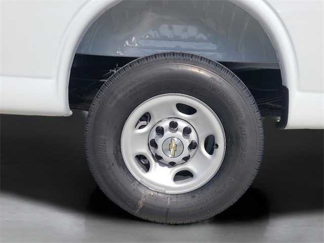 New 2025 Chevrolet Express 2500 image 27