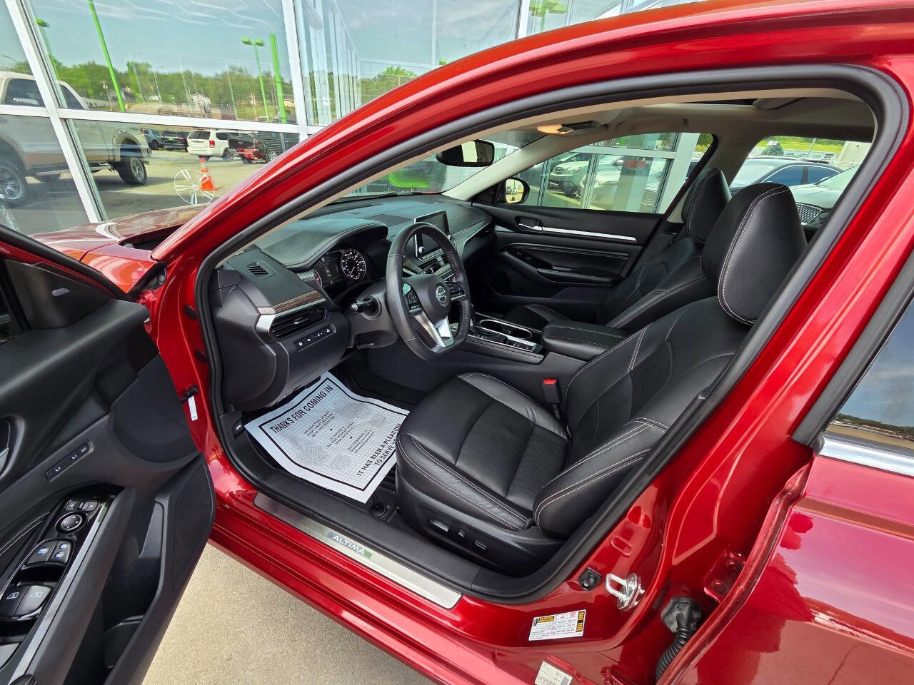 Used 2022 Nissan Altima 2.5 Platinum AWD/4WD image 9