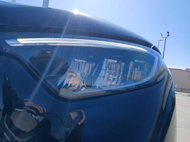 Used 2025 Mercedes-Benz GLC 350e GLC 350e 4MATIC image 4