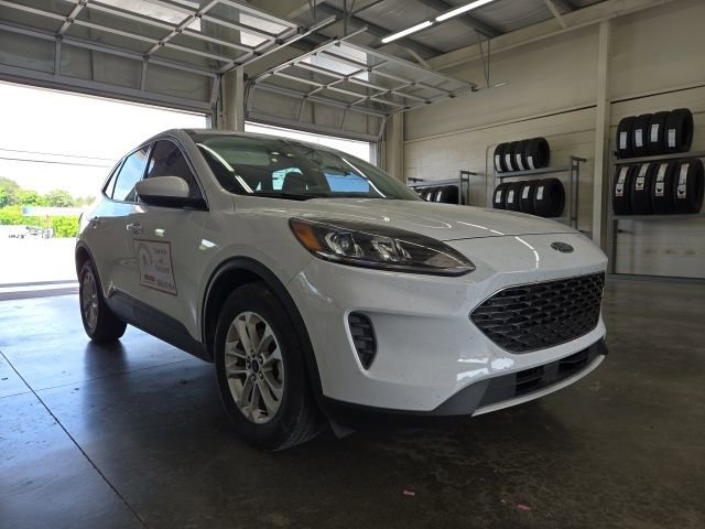 Used 2021 Ford Escape SE FWD image 2