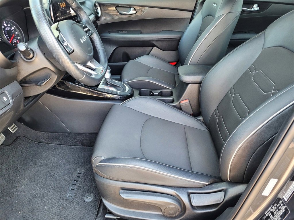Used 2022 Kia Forte GT-Line w/ GT-Line Premium Package image 23