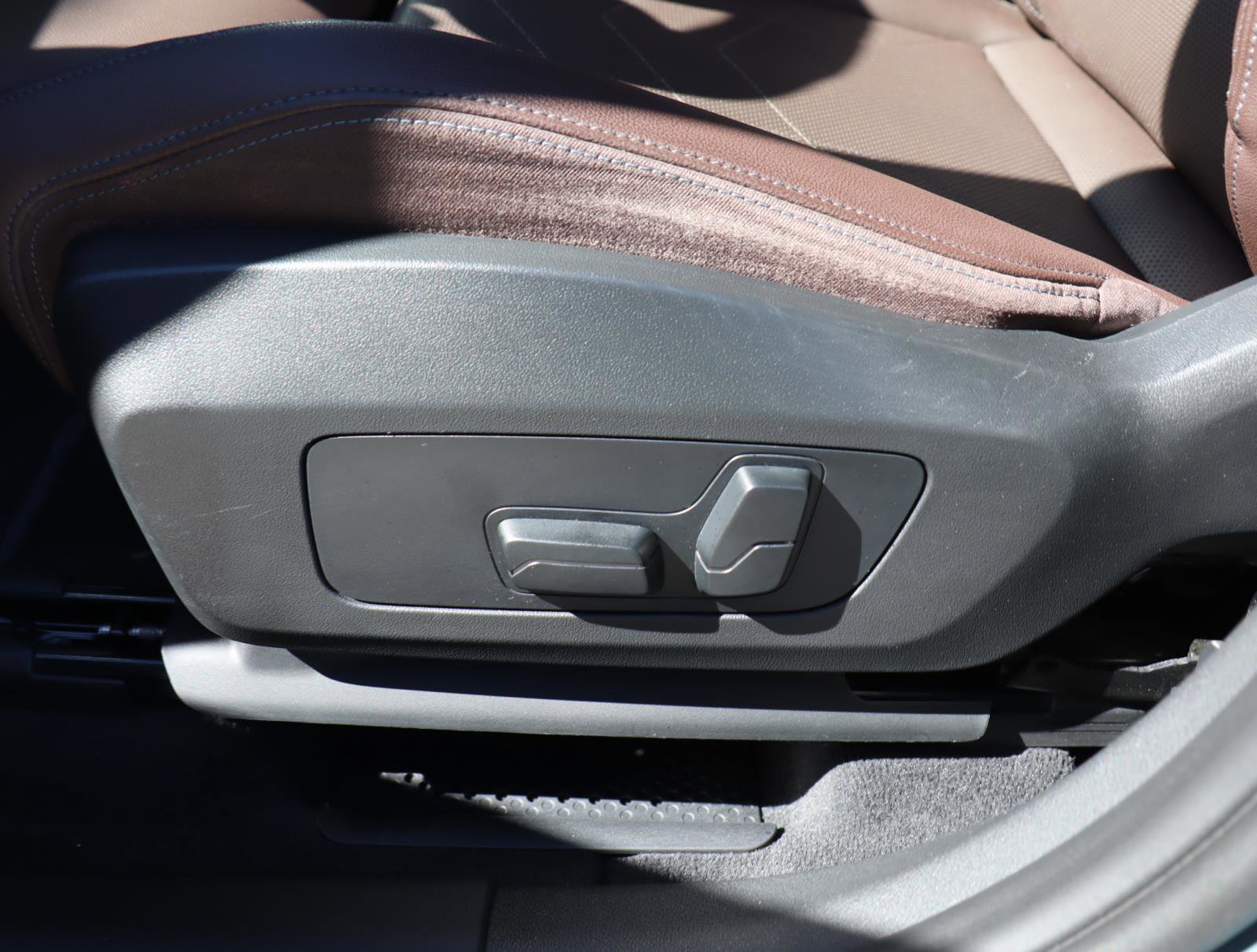 Certified 2023 BMW X1 xDrive28i w/ M Sport Package image 17