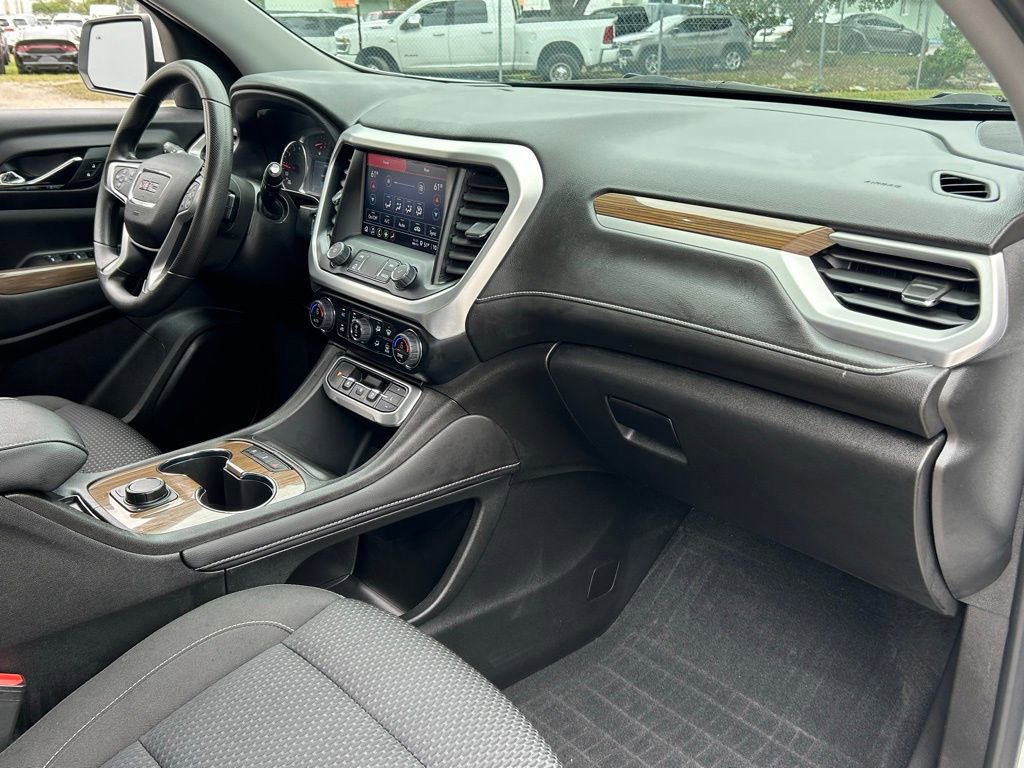 Used 2023 GMC Acadia SLE image 33