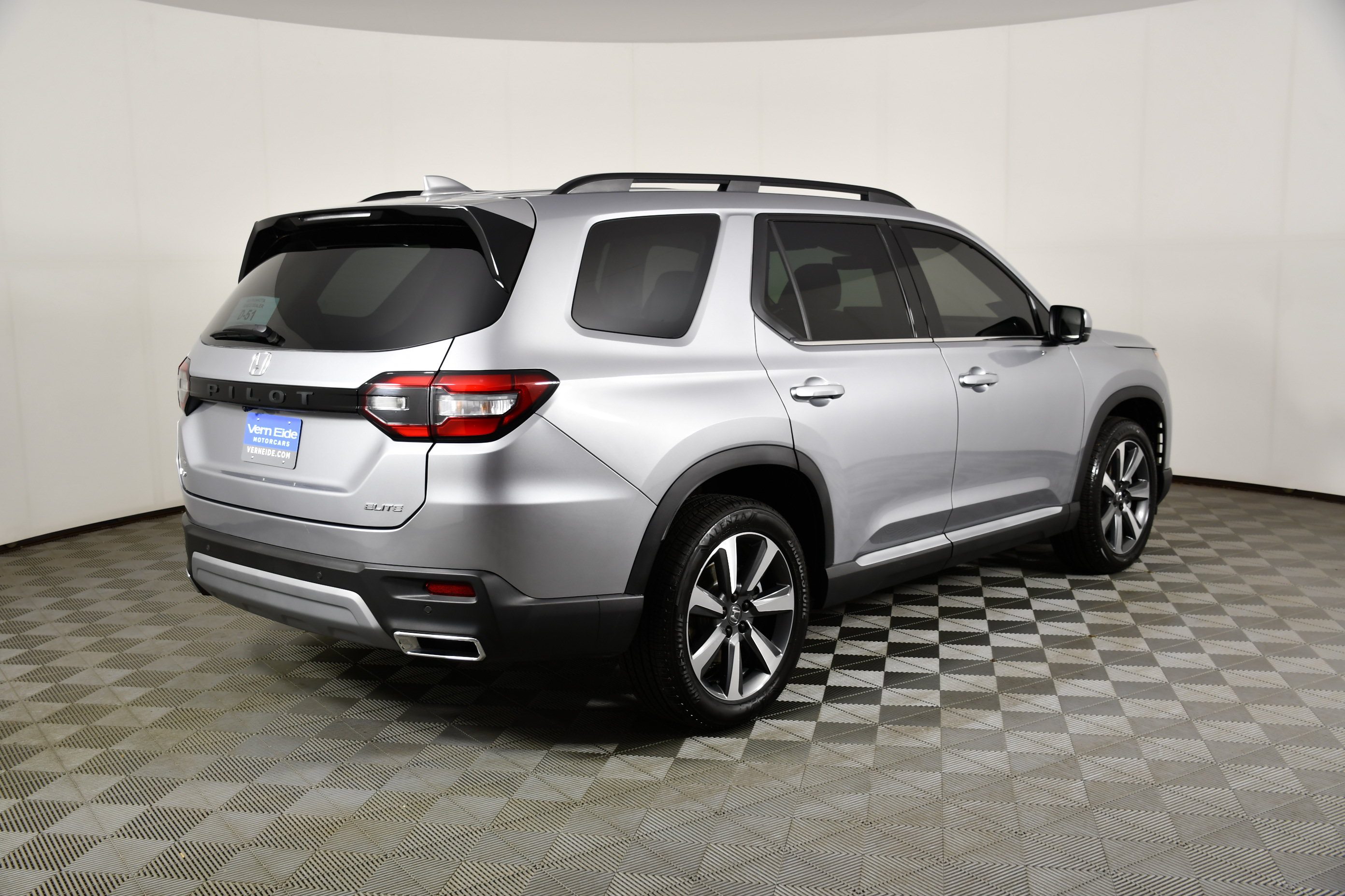 Certified 2025 Honda Pilot Elite image 6