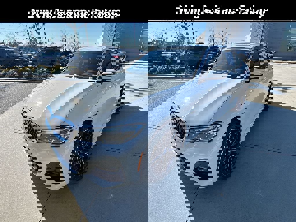 Used 2022 BMW 330e 330e iPerformance w/ M Sport Package image 5