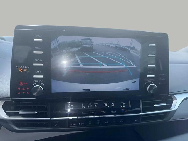 Used 2023 Toyota Sienna XLE image 11