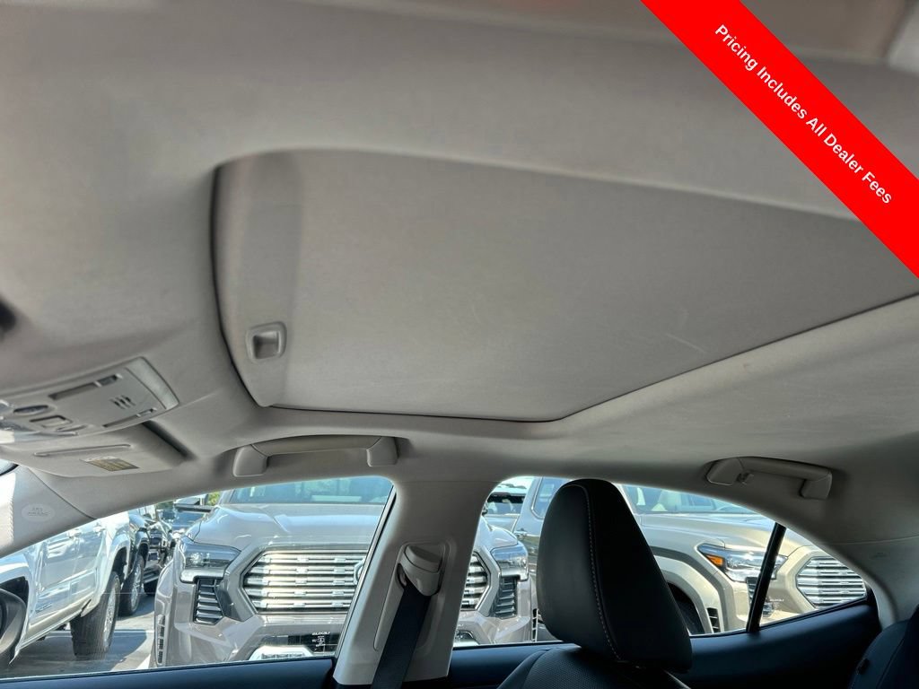 Used 2017 Lexus IS 200t w/ Premium Package RWD image 6