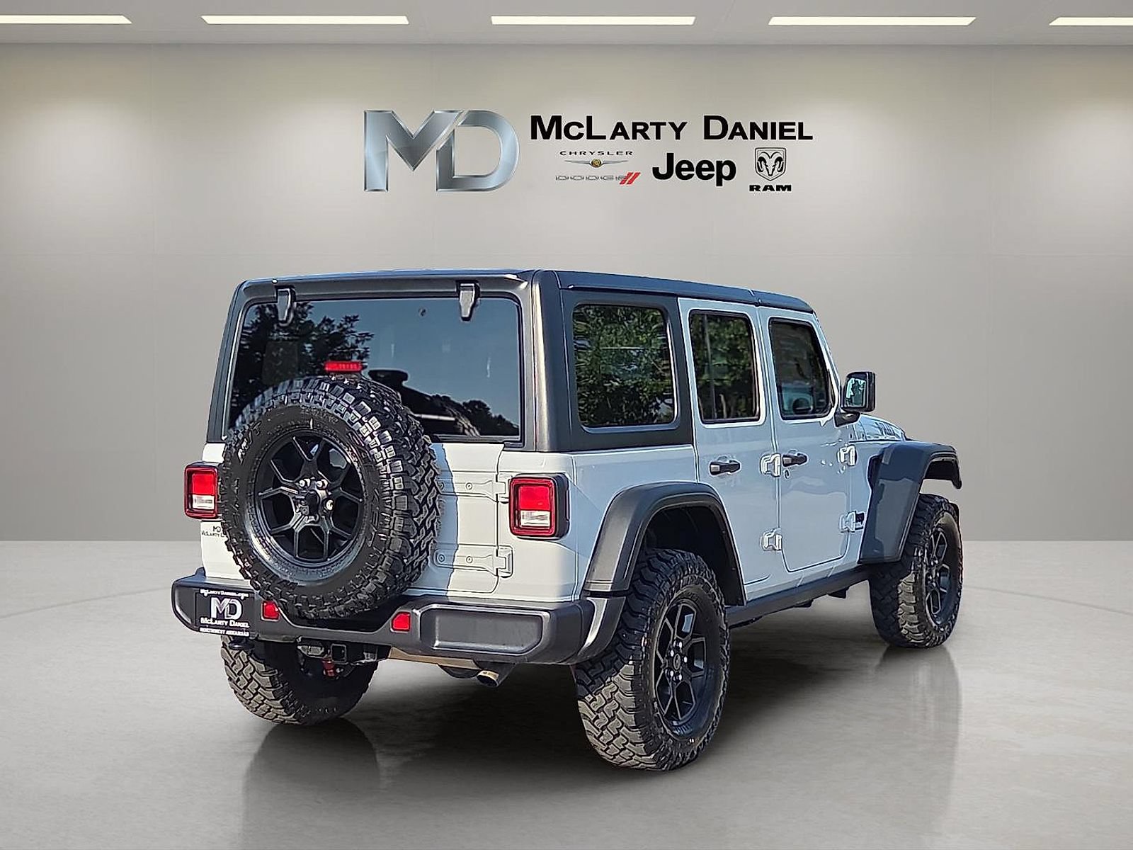 Used 2025 Jeep Wrangler Unlimited Sport AWD/4WD image 5