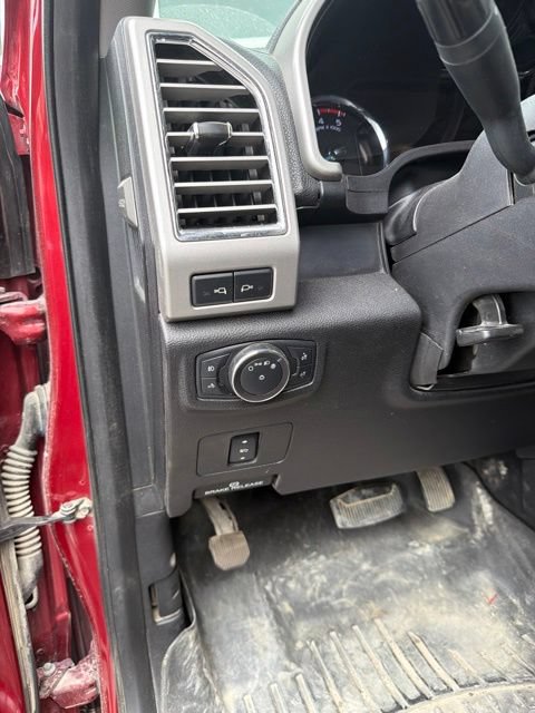 Used 2017 Ford F350 Lariat w/ Chrome Package AWD/4WD image 19