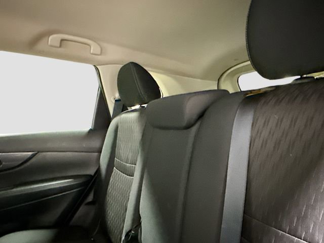 Used 2018 Nissan Rogue SV image 24