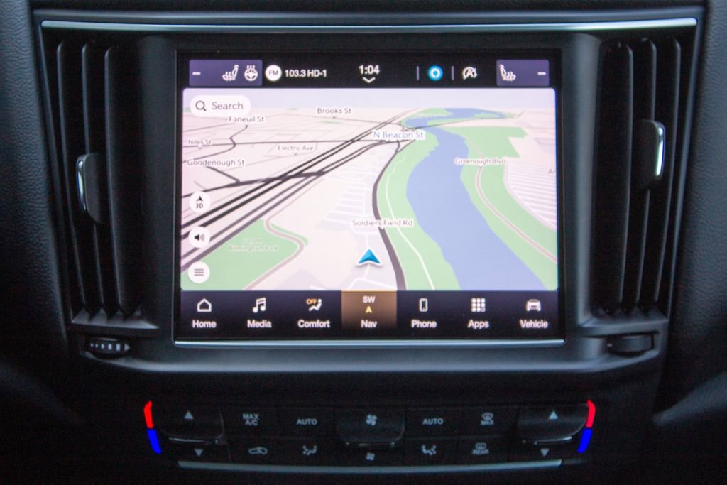 Used 2023 Maserati Levante GT image 17