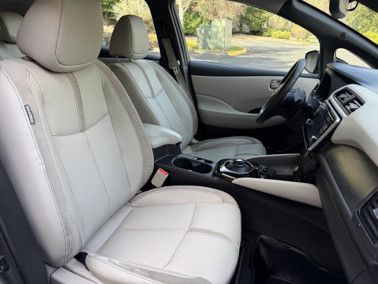 Used 2018 Nissan Leaf SL w/ SL Technology Package image 16