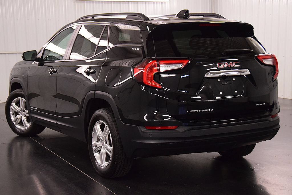 Used 2024 GMC Terrain SLE w/ Driver Convenience Package AWD/4WD image 5