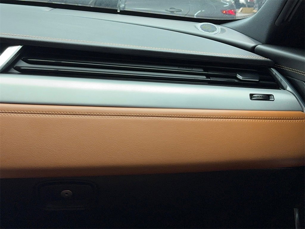 Used 2022 Jaguar XF R-Dynamic SE image 20