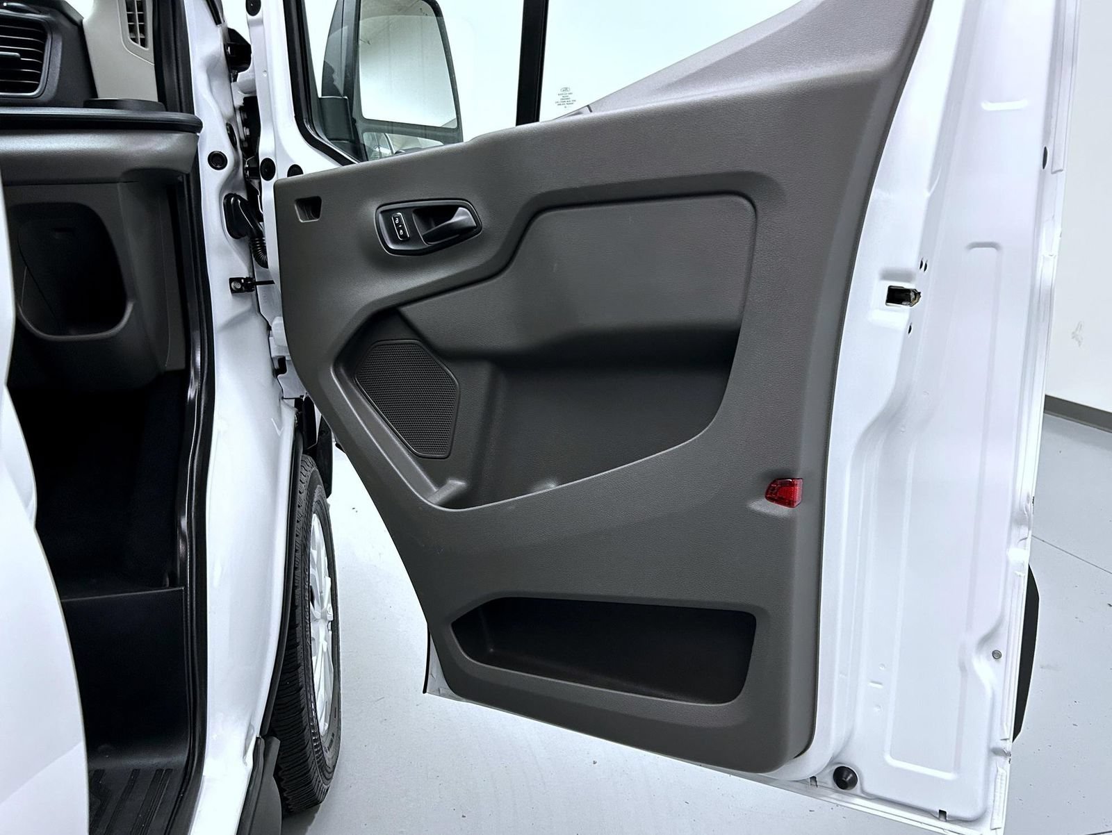 Used 2025 Ford Transit 350 XLT RWD image 16