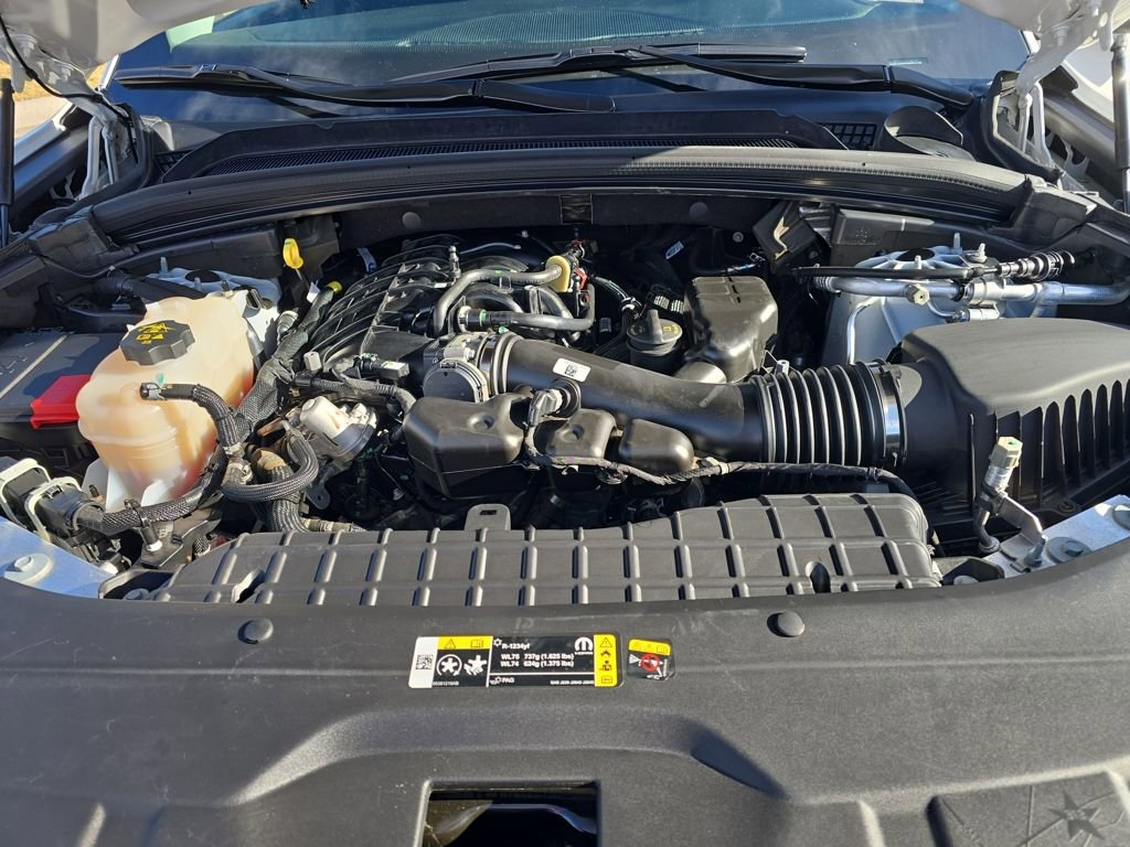 Used 2023 Jeep Grand Cherokee Laredo image 19