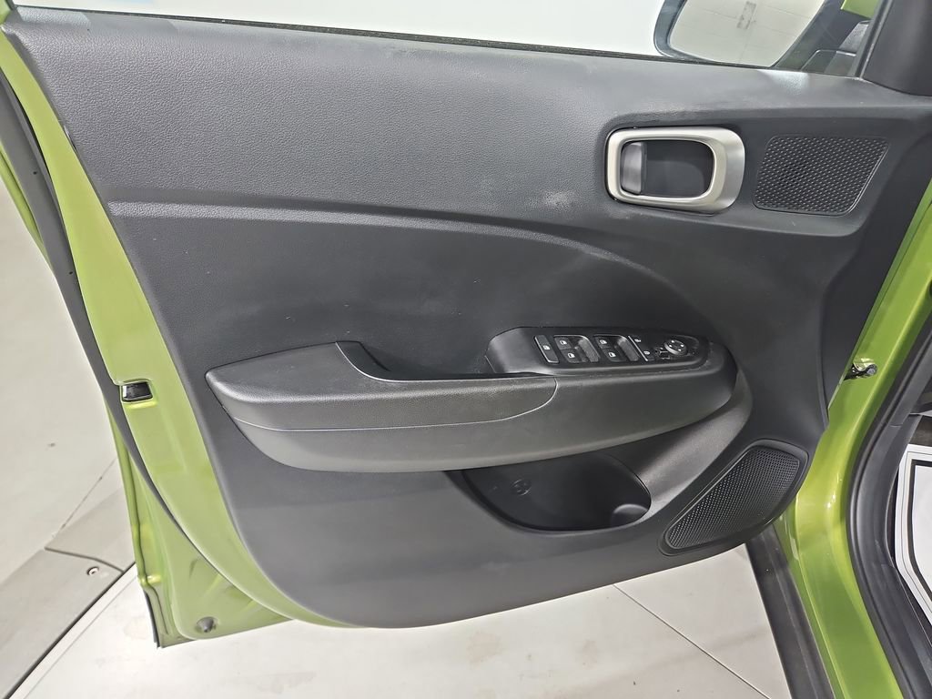 Certified 2023 Hyundai Venue SEL FWD image 10