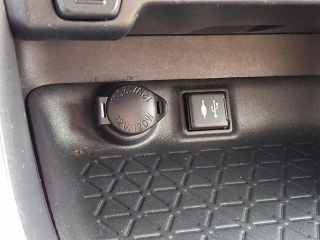 Used 2019 Toyota RAV4 LE w/ All Weather Liner Package AWD/4WD image 28