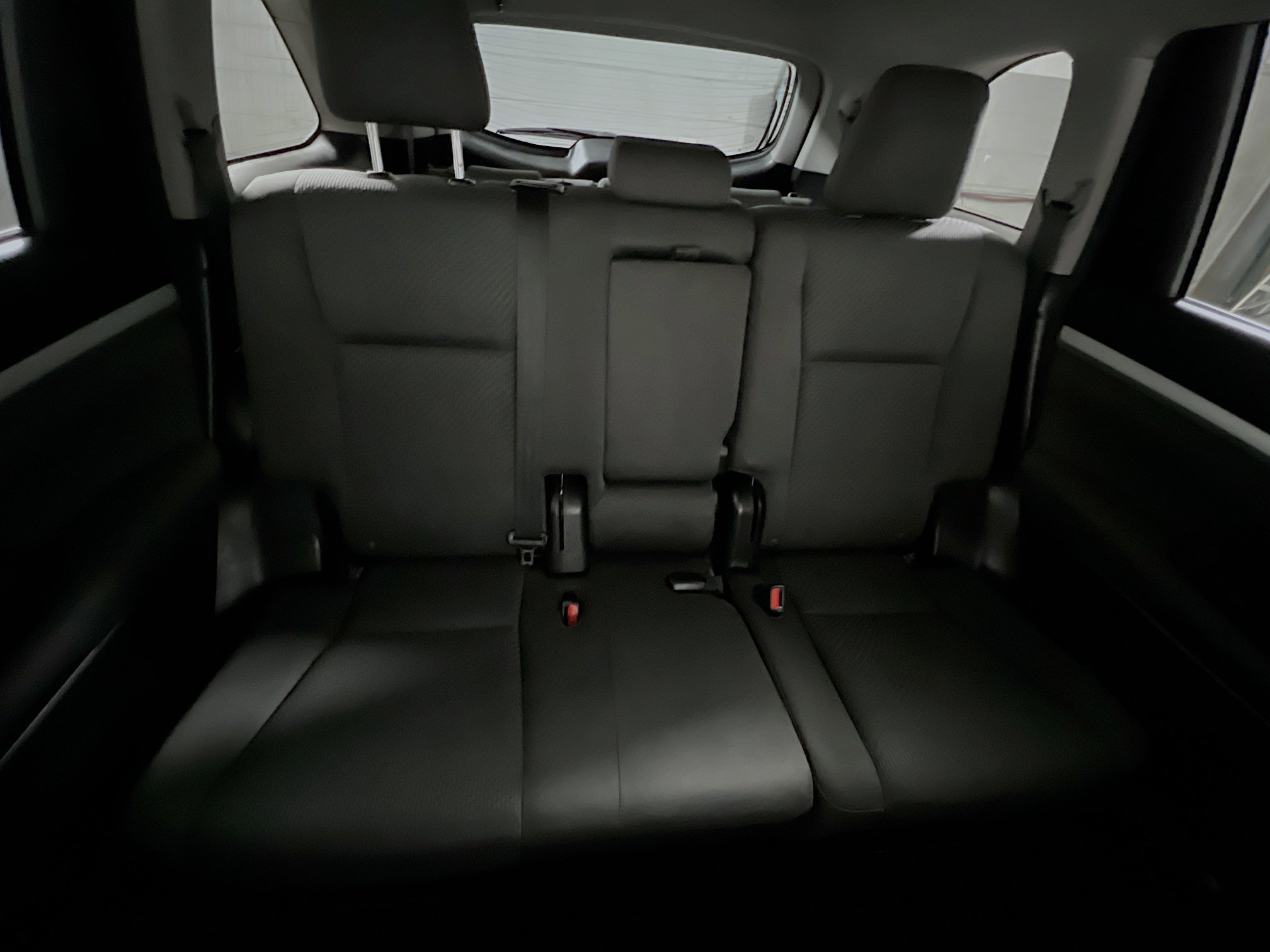 Used 2015 Toyota Highlander LE FWD image 31