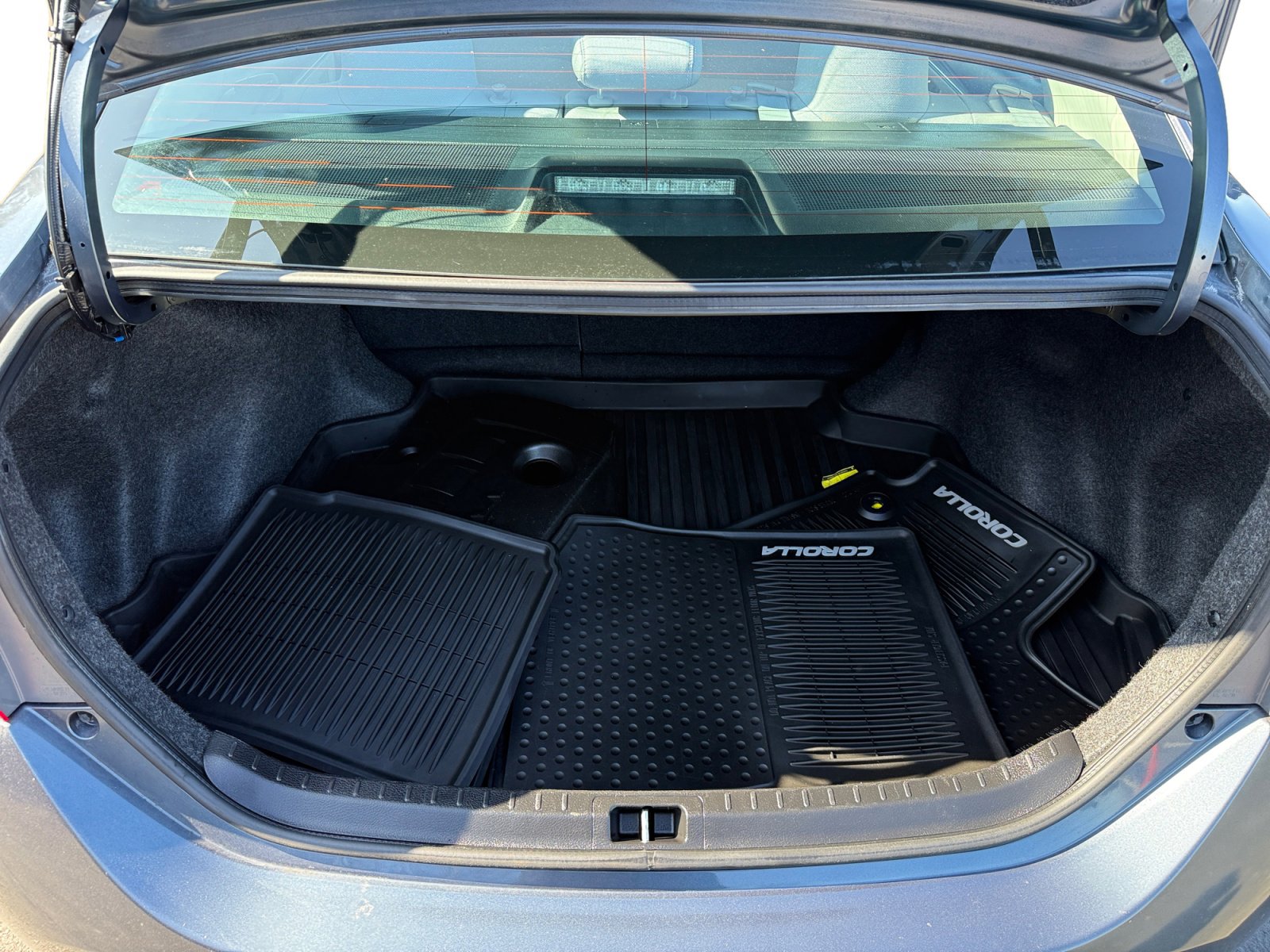 Used 2016 Toyota Corolla LE image 17