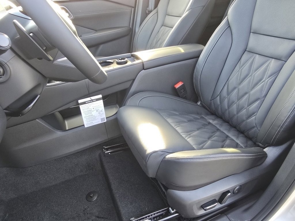 New 2026 Nissan Rogue Platinum w/ Platinum Premium Package image 16