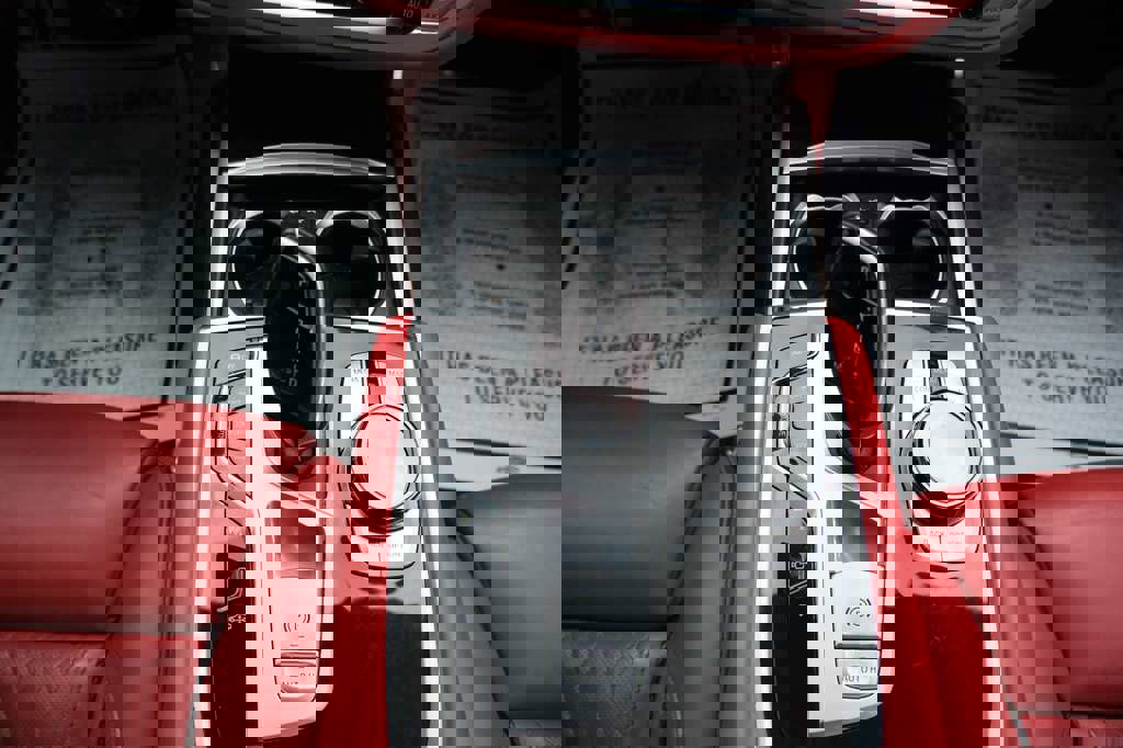 Used 2021 BMW 750i xDrive w/ Executive Package image 33