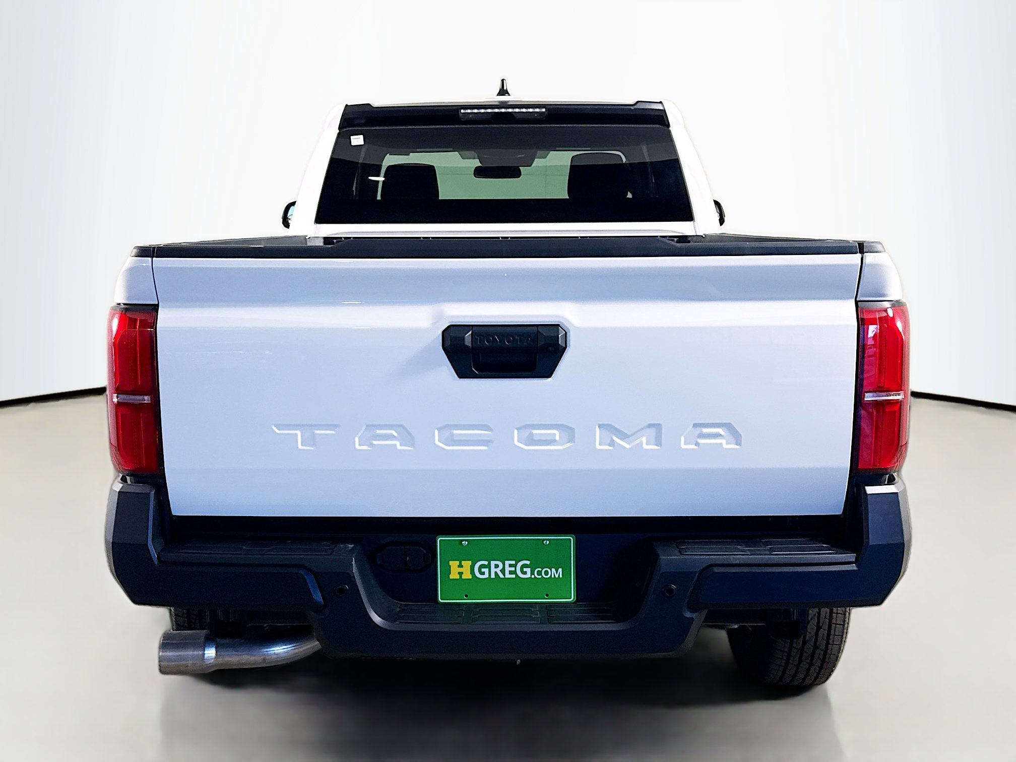 Used 2025 Toyota Tacoma SR image 8