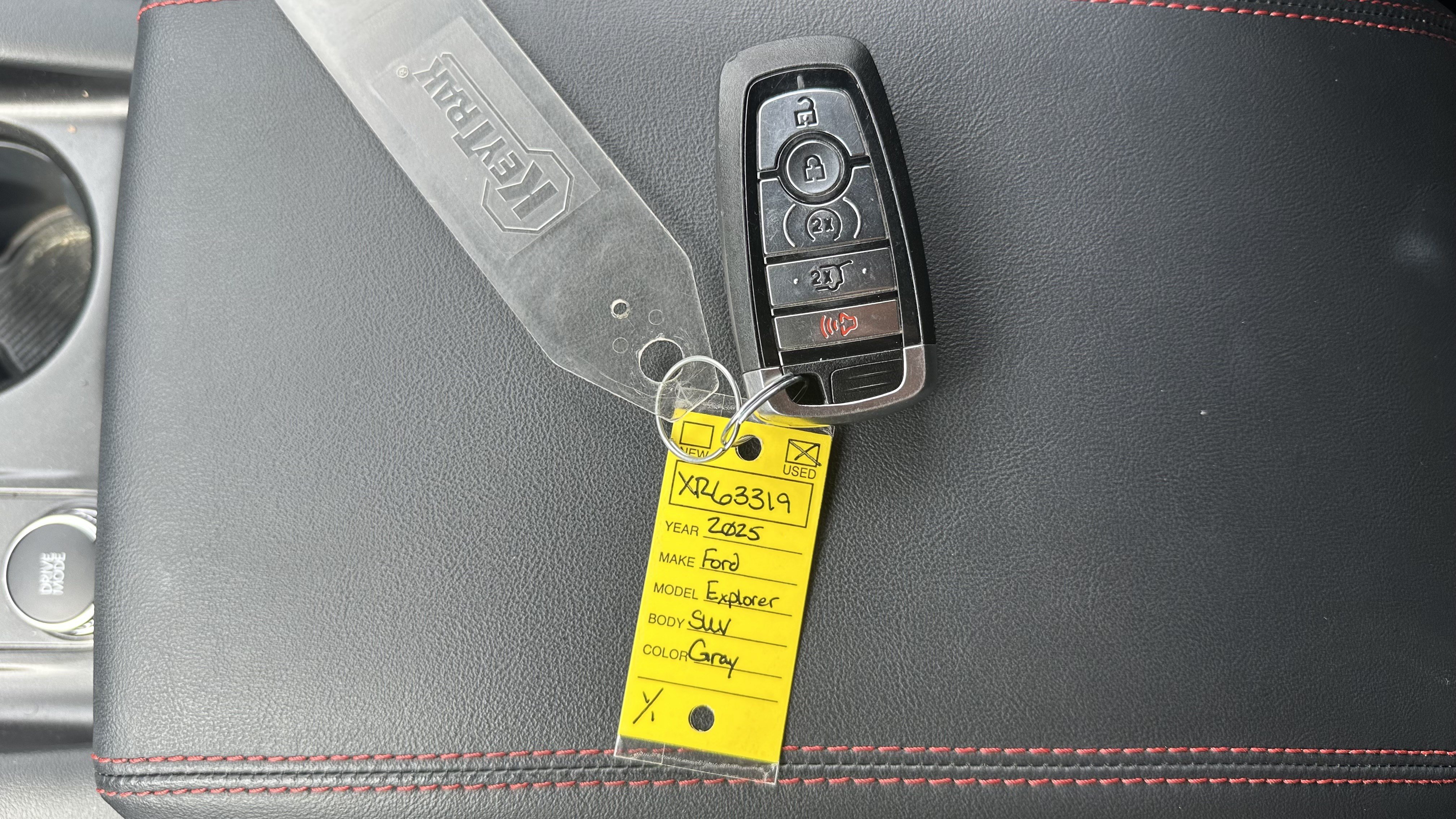 Used 2025 Ford Explorer ST-Line w/ ST-Line Street Pack AWD/4WD image 35