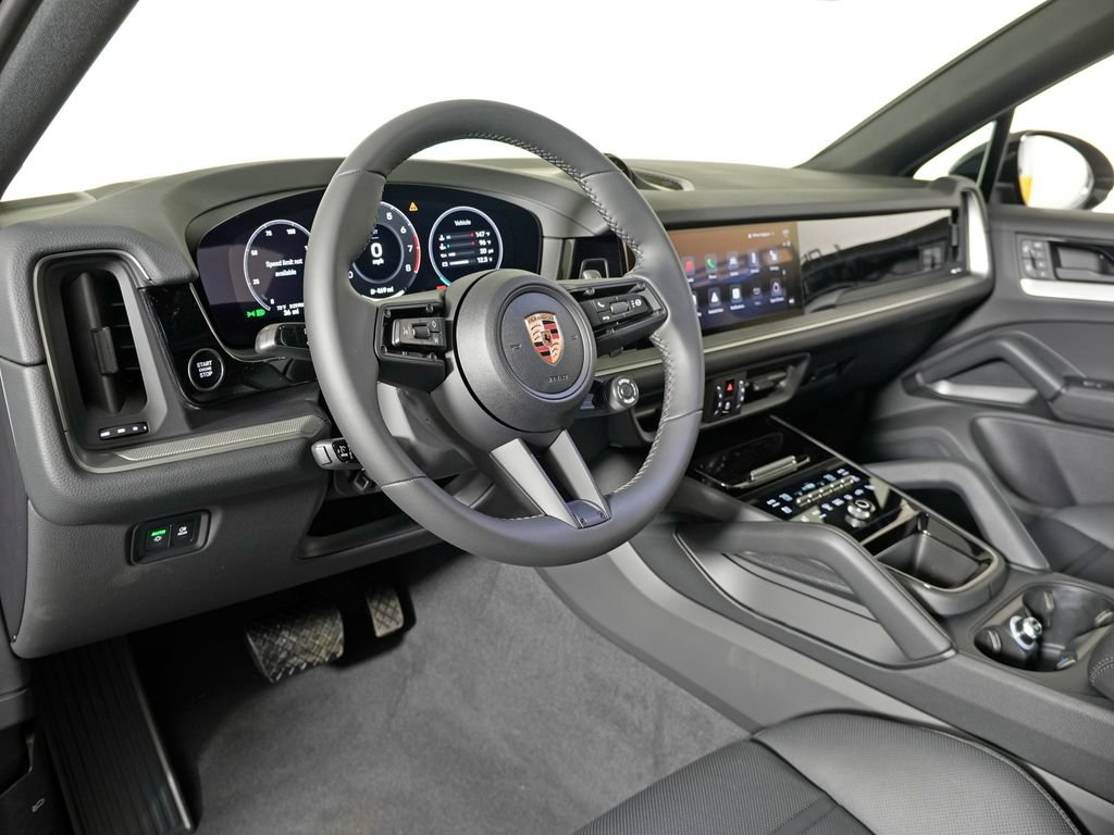 Certified 2026 Porsche Cayenne Coupe AWD/4WD image 4