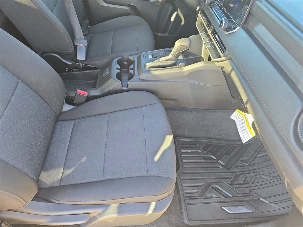 Used 2024 Chevrolet Colorado W/T image 10