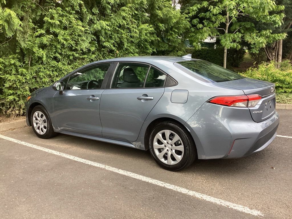 Used 2022 Toyota Corolla LE FWD image 8