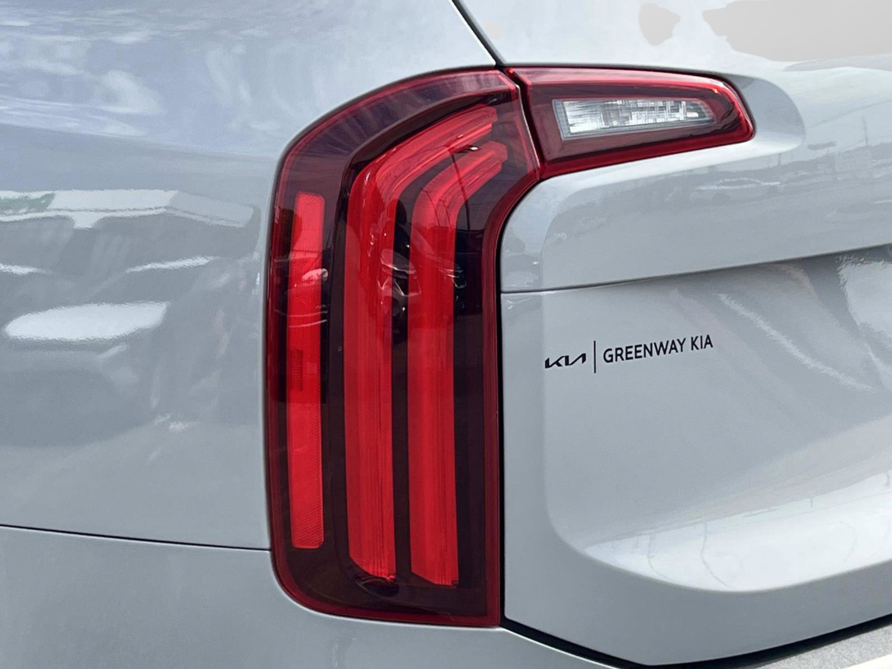 Used 2022 Kia Telluride SX w/ SX Prestige Package image 10