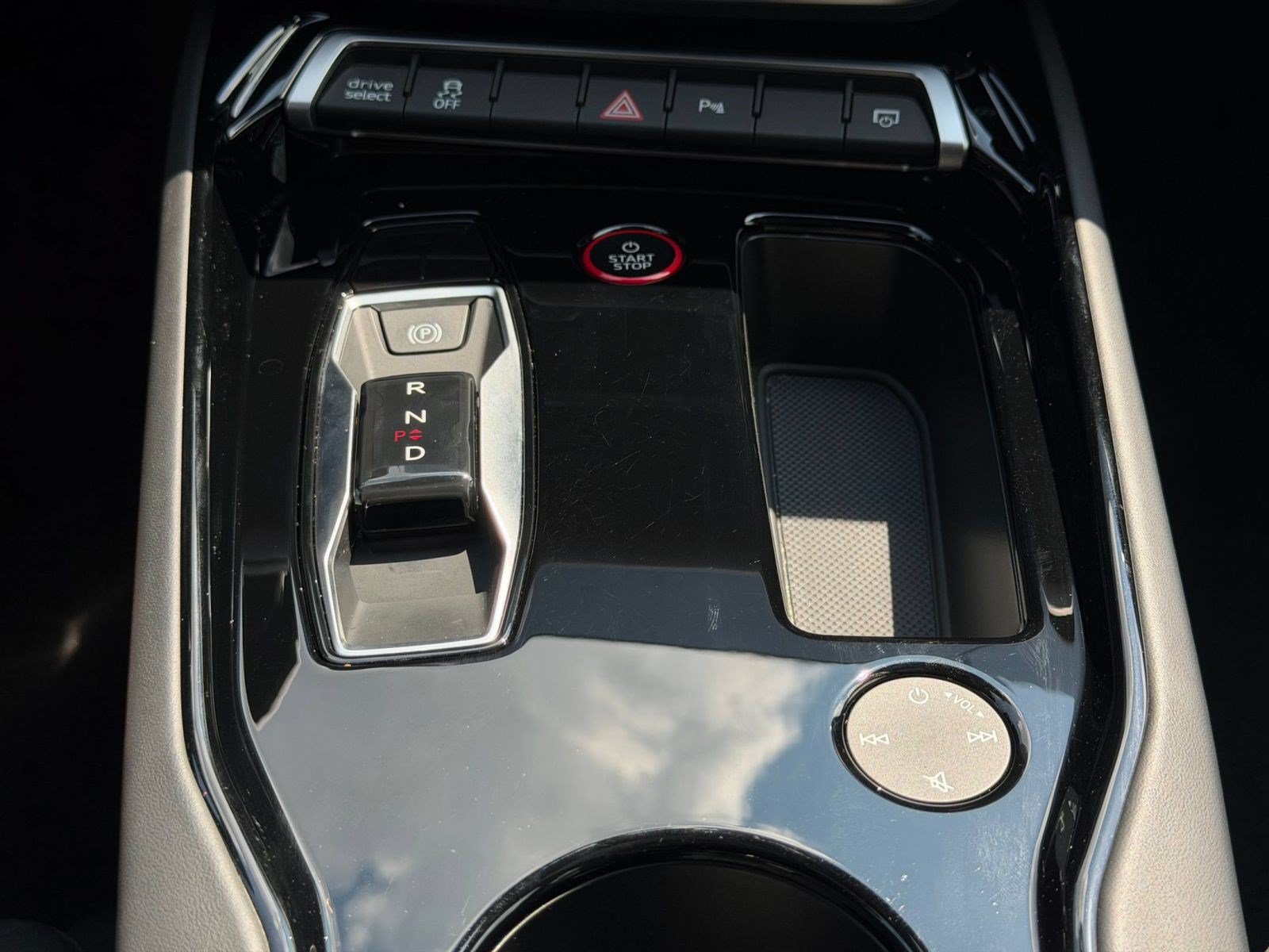 Certified 2023 Audi e-tron GT Premium Plus AWD/4WD image 27