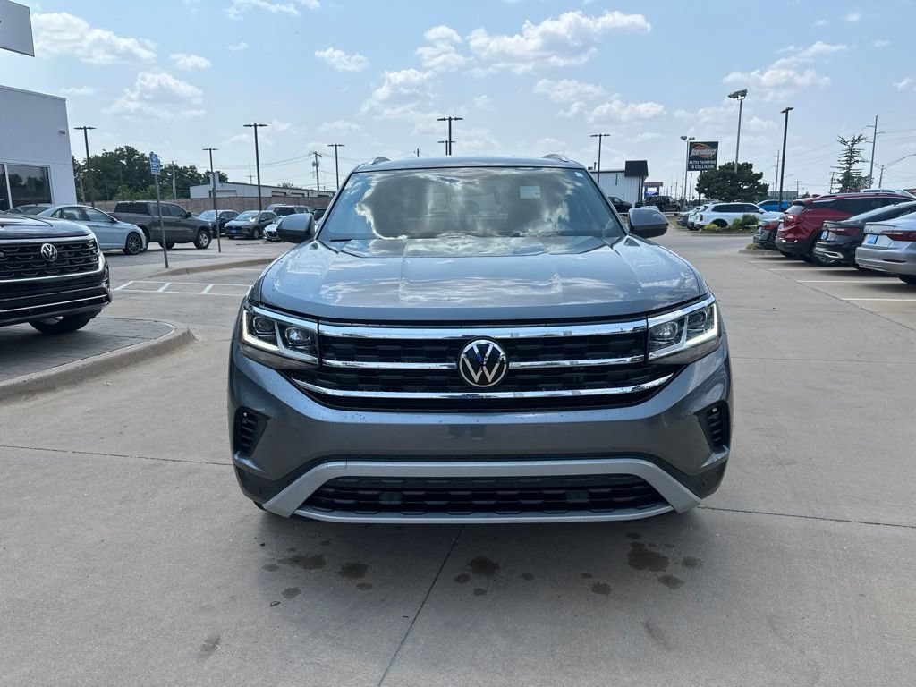 Used 2023 Volkswagen Atlas Cross Sport SE AWD/4WD image 2