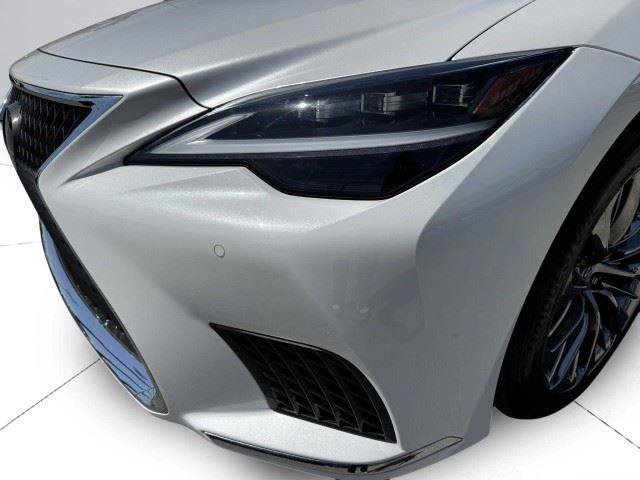 Used 2023 Lexus LS 500 w/ Accessory Package (Z2) RWD image 13